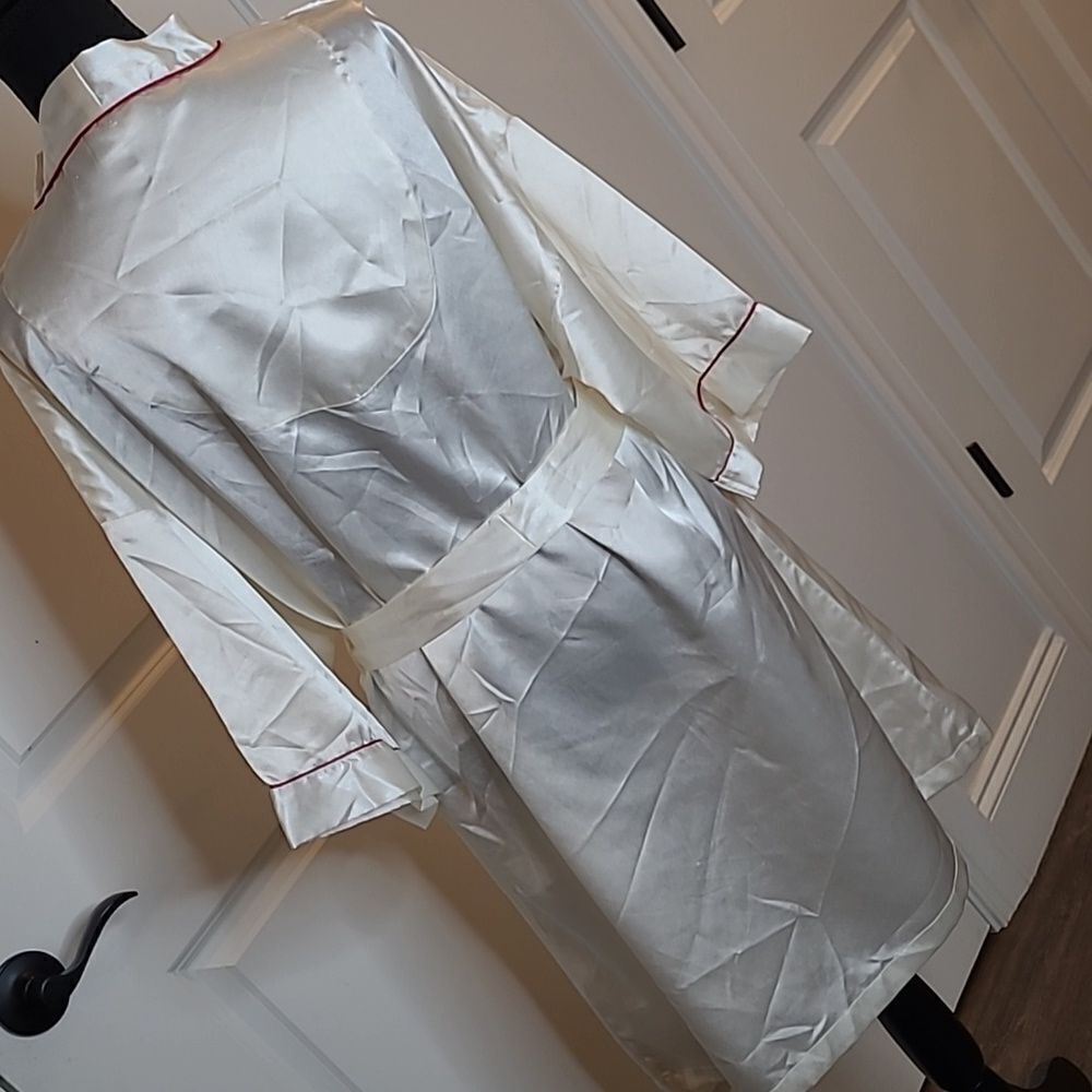 Intimates Liz banks sz 2X cream satin polyester evening bedtime robe - Picture 4 of 10